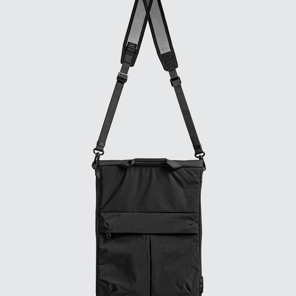 Essential 16-inch Laptop Sling