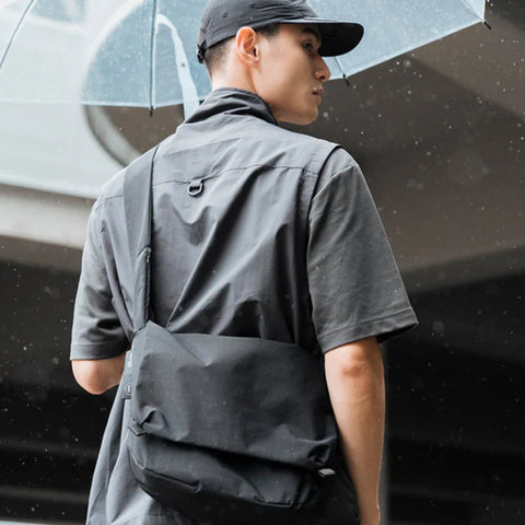 Essential 6.5L Messenger Bag