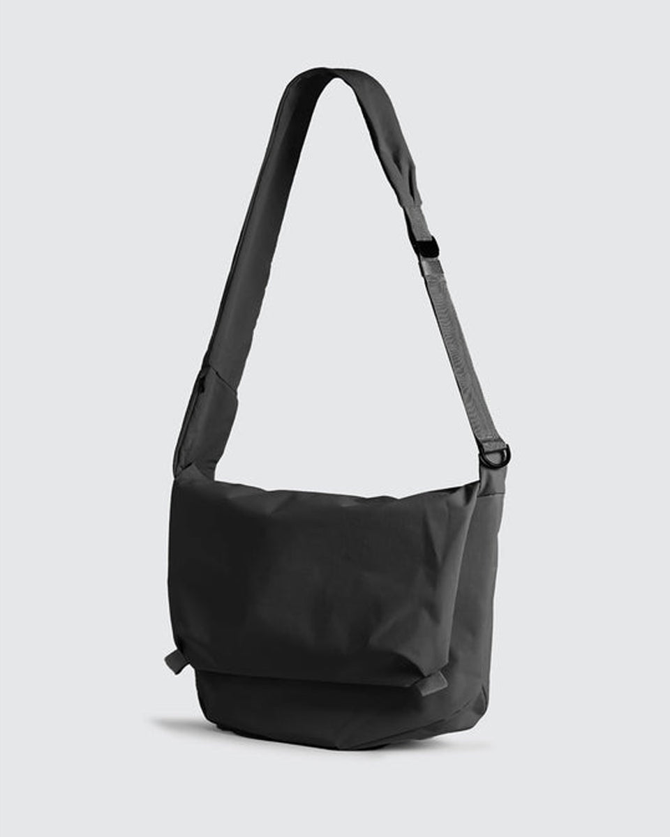 Essential 6.5L Messenger Bag