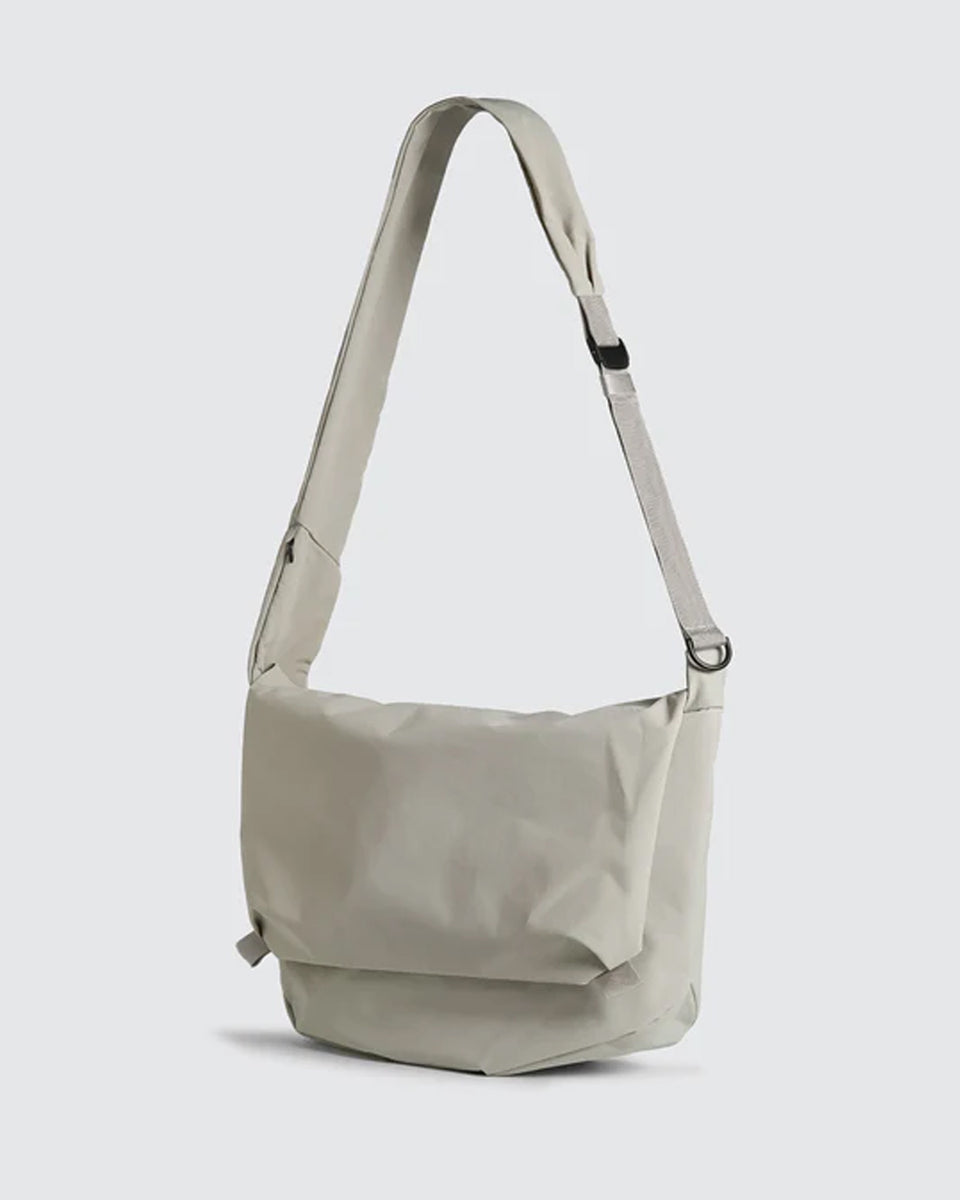 Essential 6.5L Messenger Bag