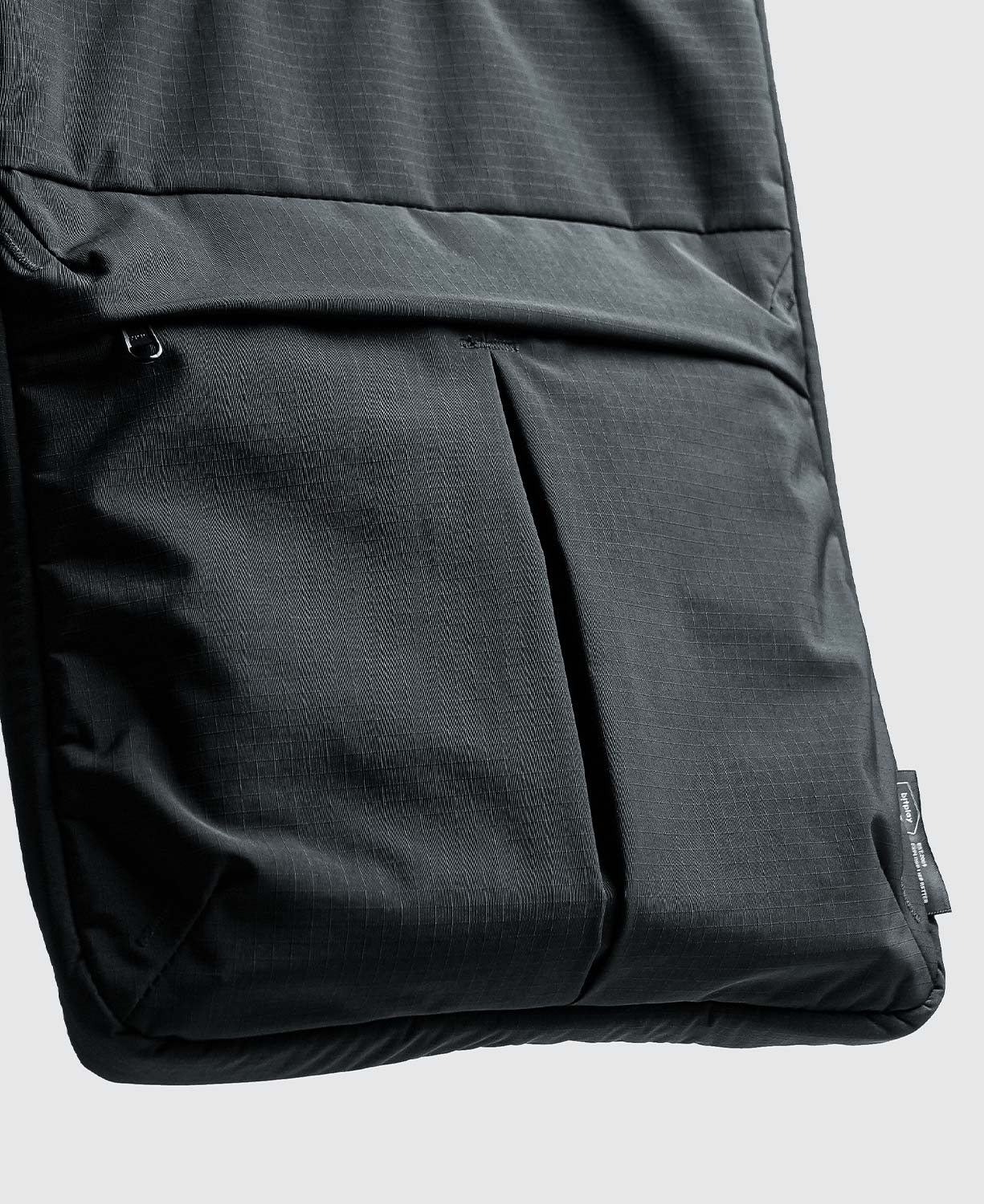 Essential 16-inch Laptop Sling