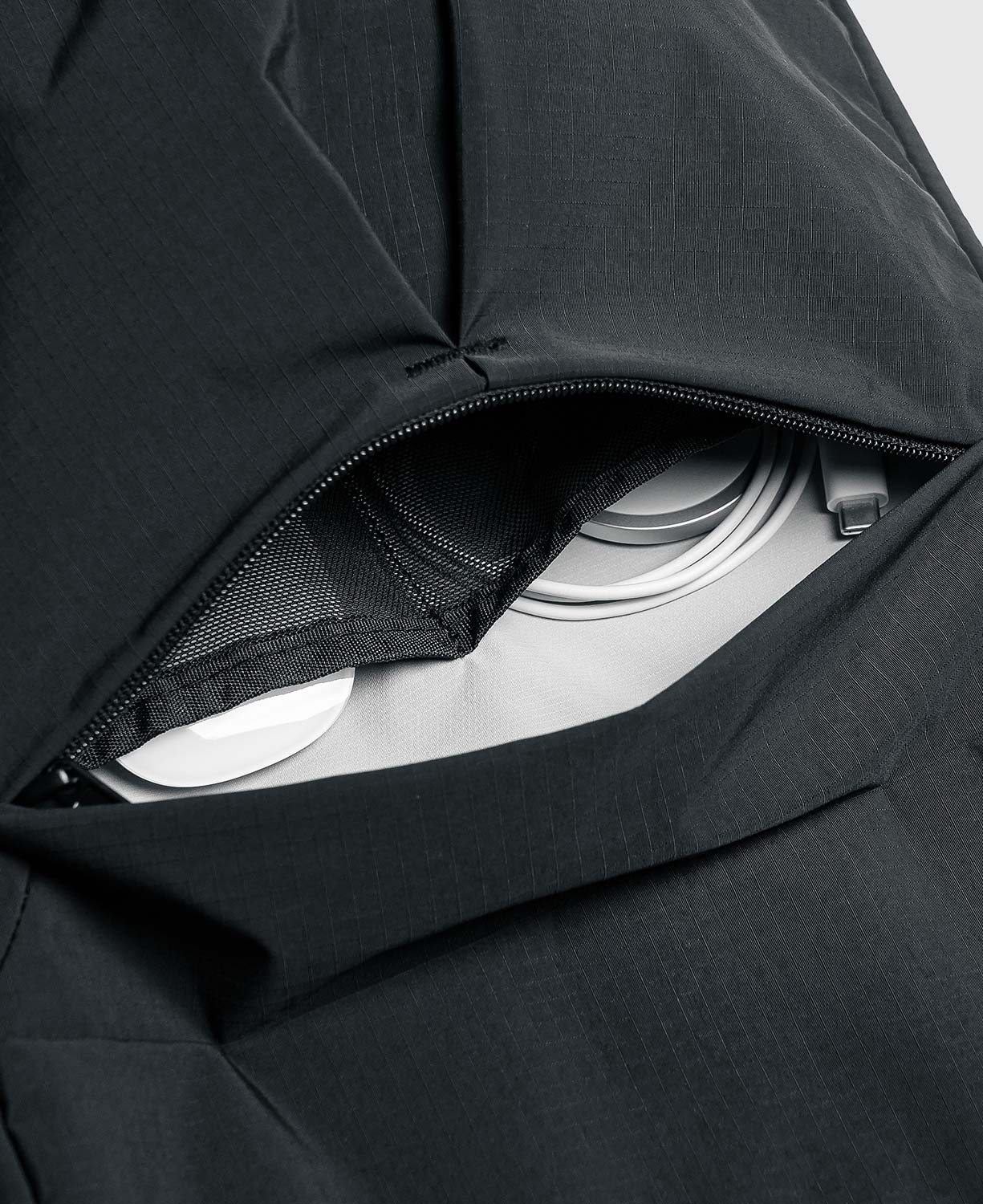 Essential 14-inch Laptop Sling