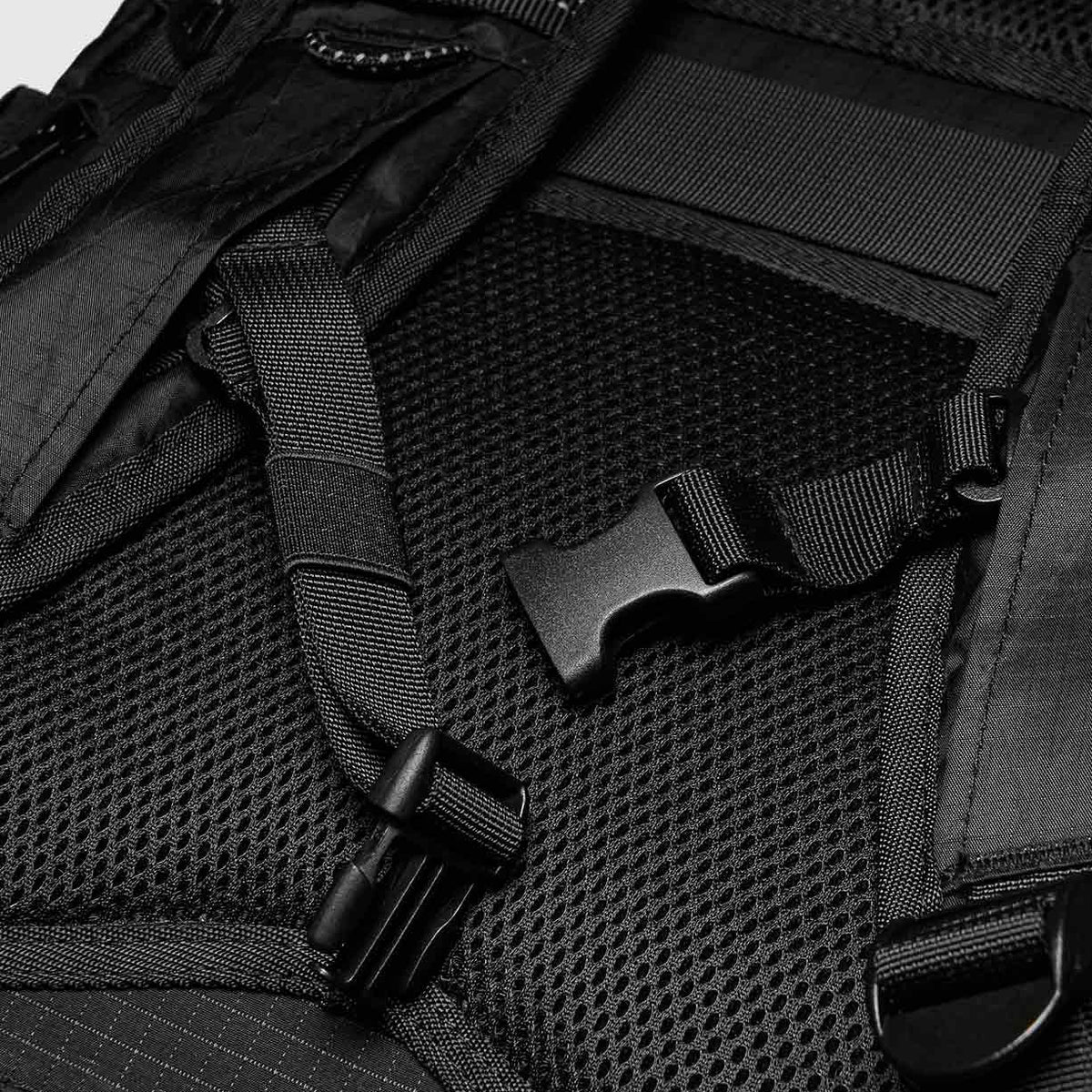 28L Backpack Black Series