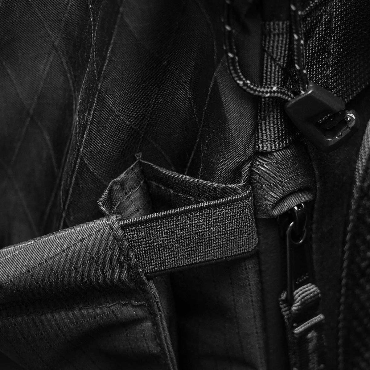 28L Backpack Black Series