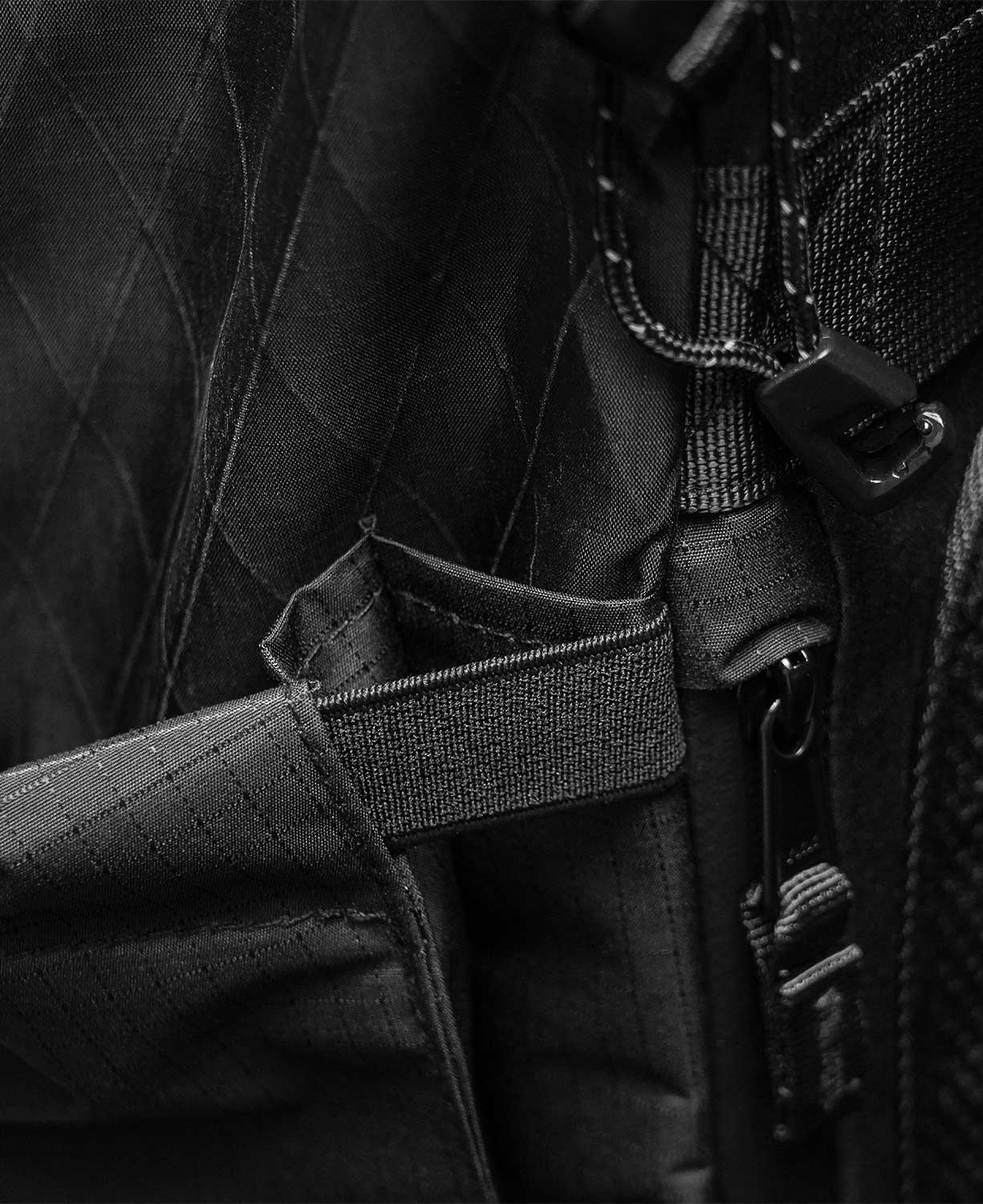 28L Backpack Black Series