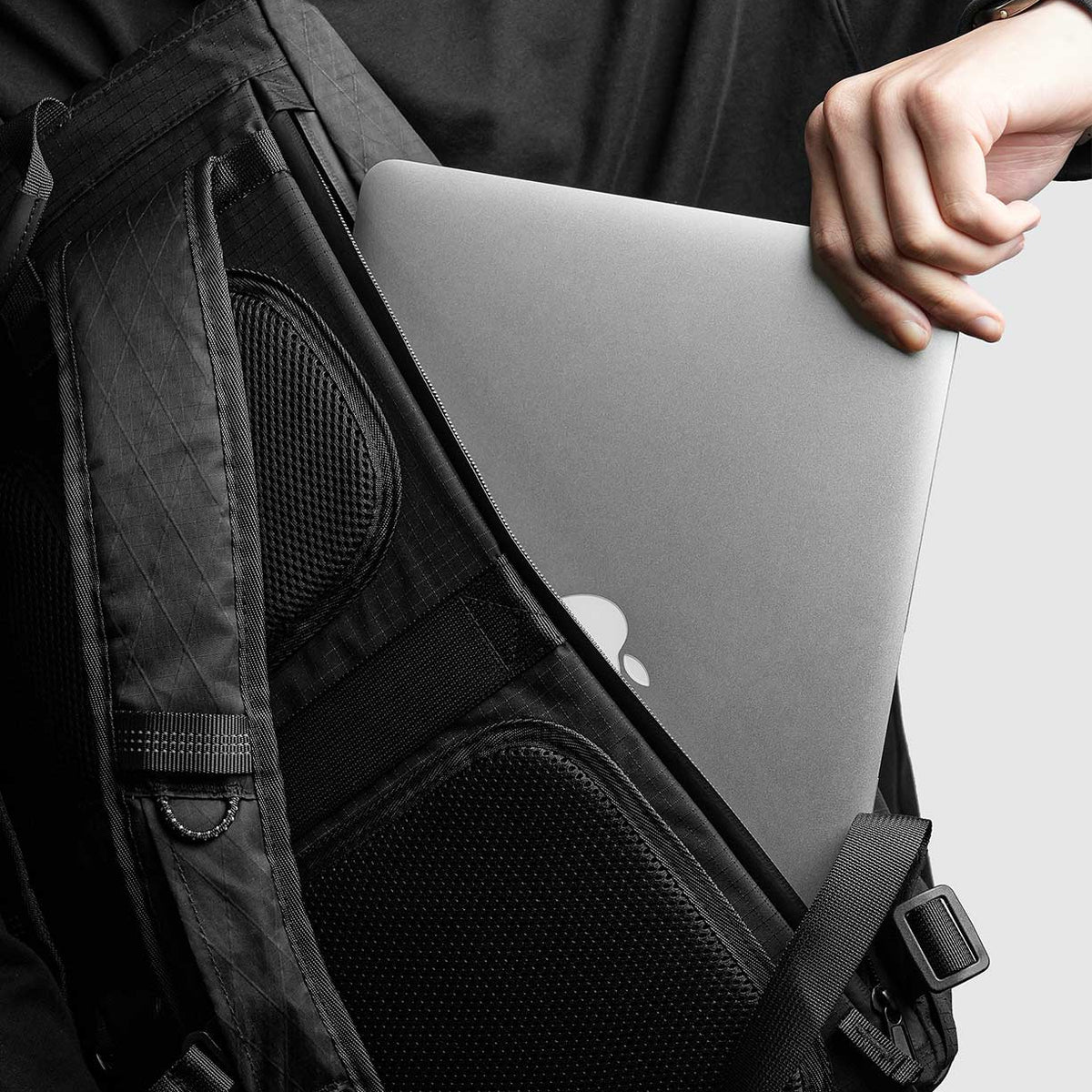 28L Backpack Black Series