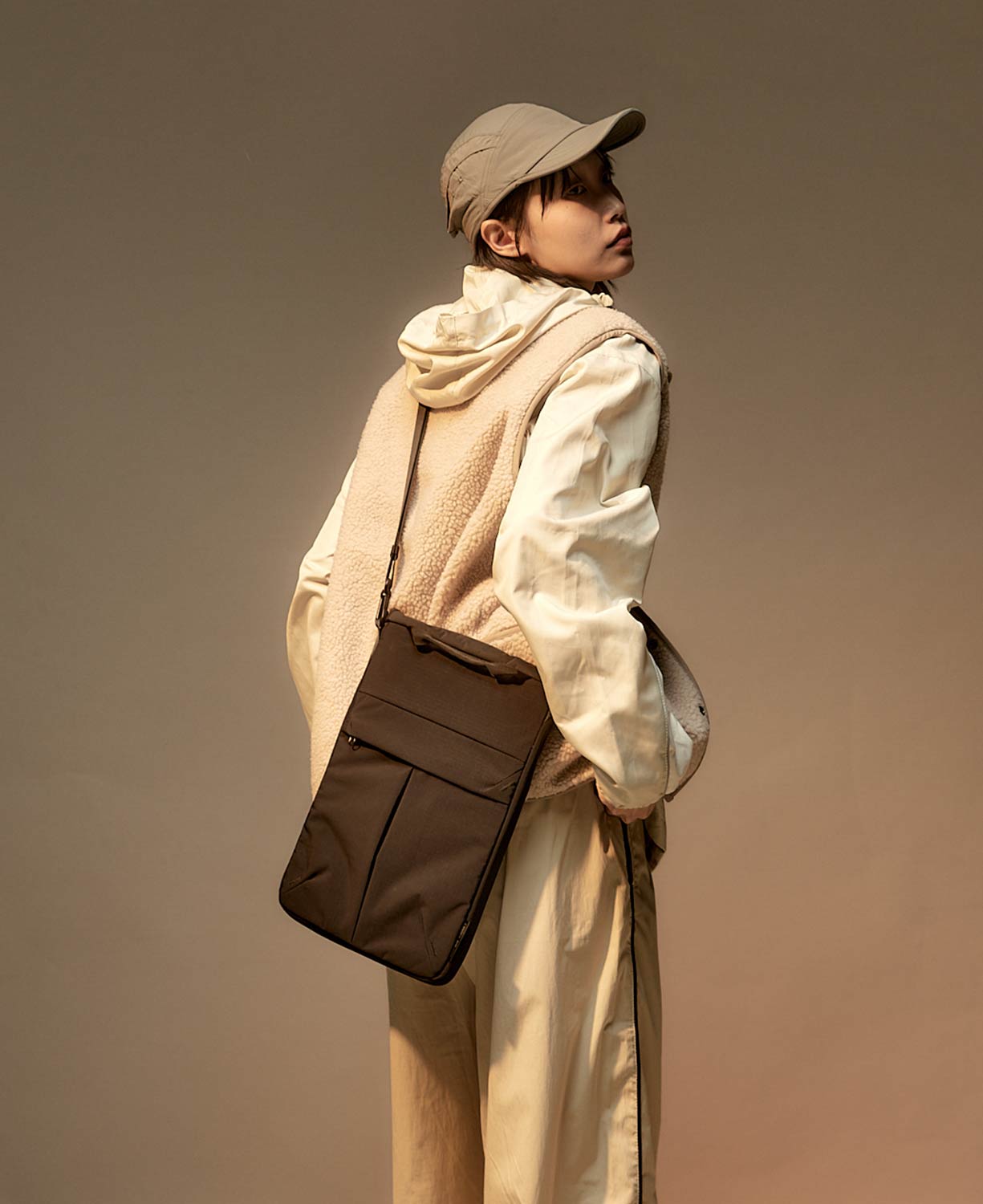 Essential 14-inch Laptop Sling