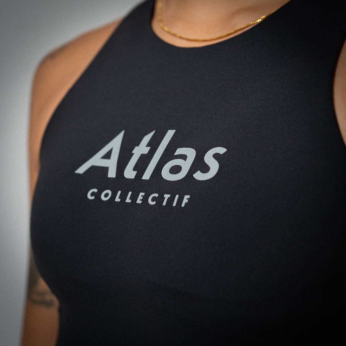 Illumi Trax WMNS Running Crop Tank Black