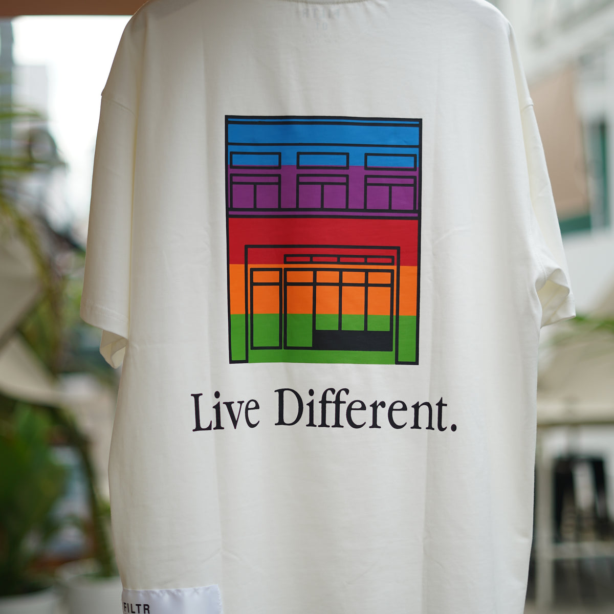 LIVE DIFFERENT TEE - WHITE