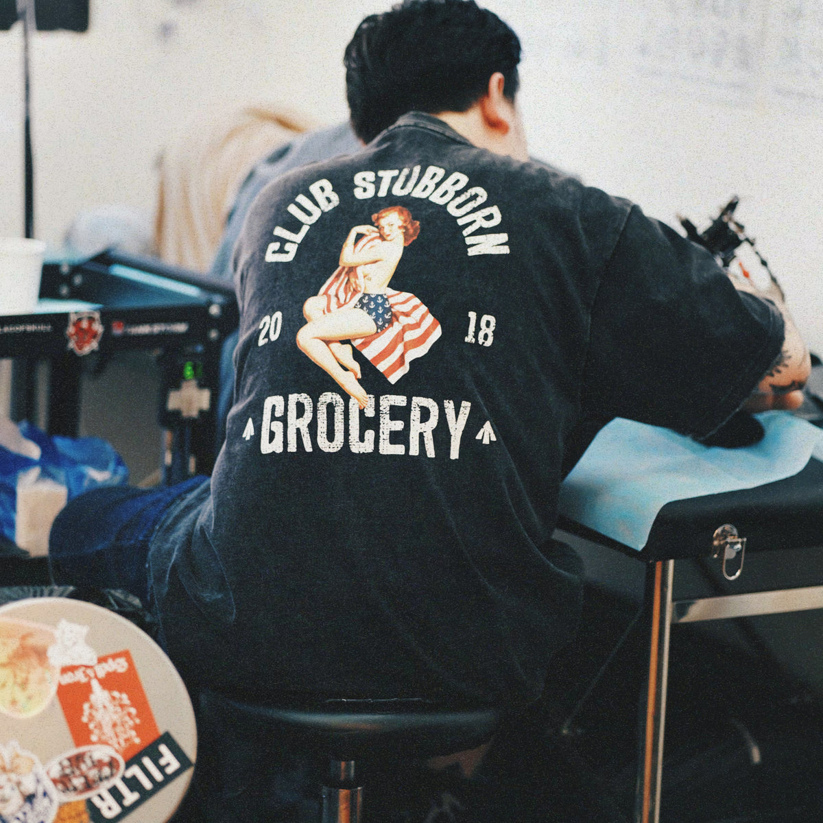 GROCERY x CLUB STUBBORN WASHED AMERICAN GIRL GRAPHIC BOXY TEE - BLACK