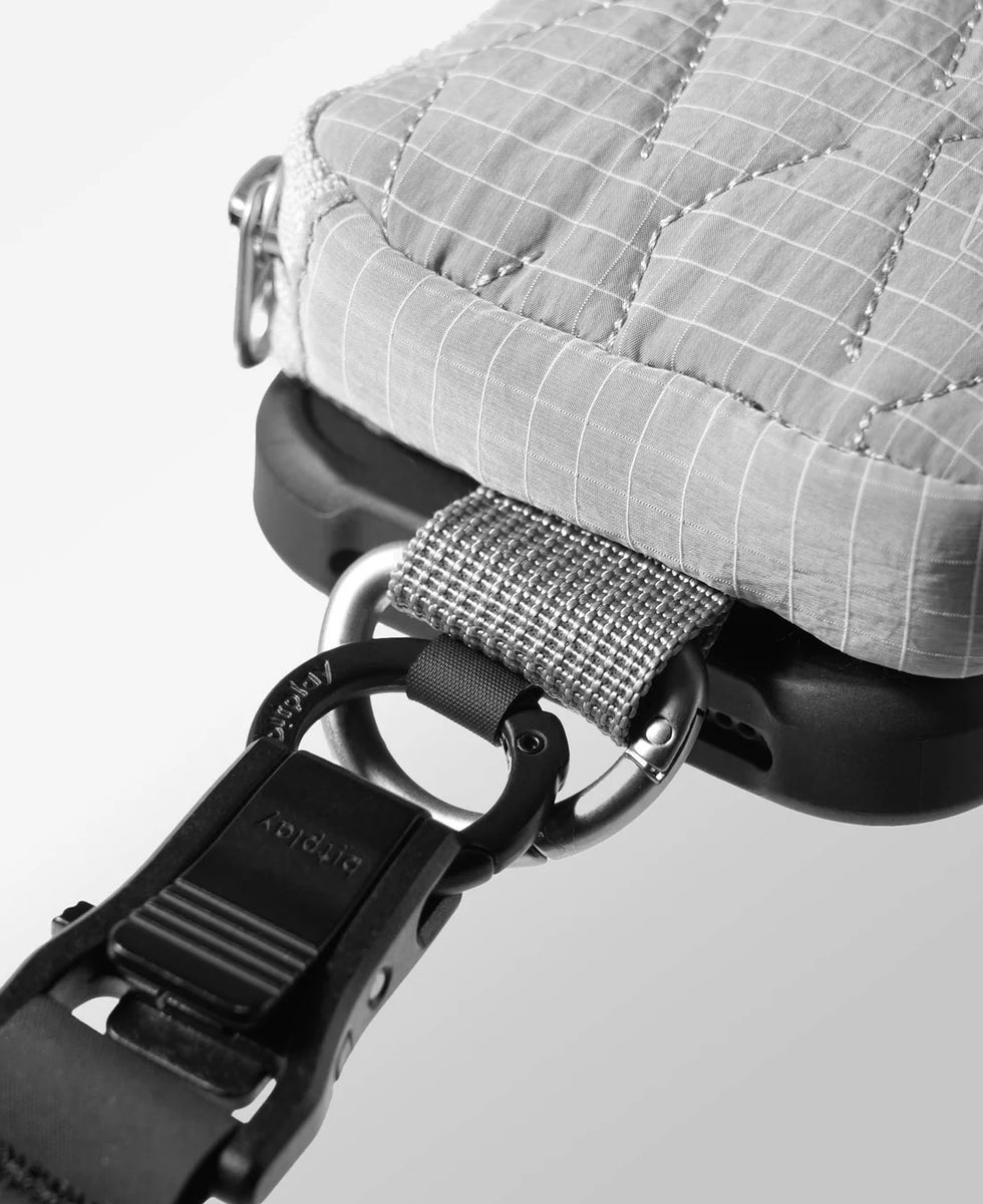 Magnetic Quilted Mini Pouch