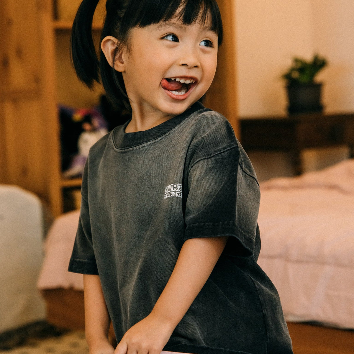 KUROMI KIDS SKETCH KUROMI WASHED GRAPHIC TEE/ FADED BLACK