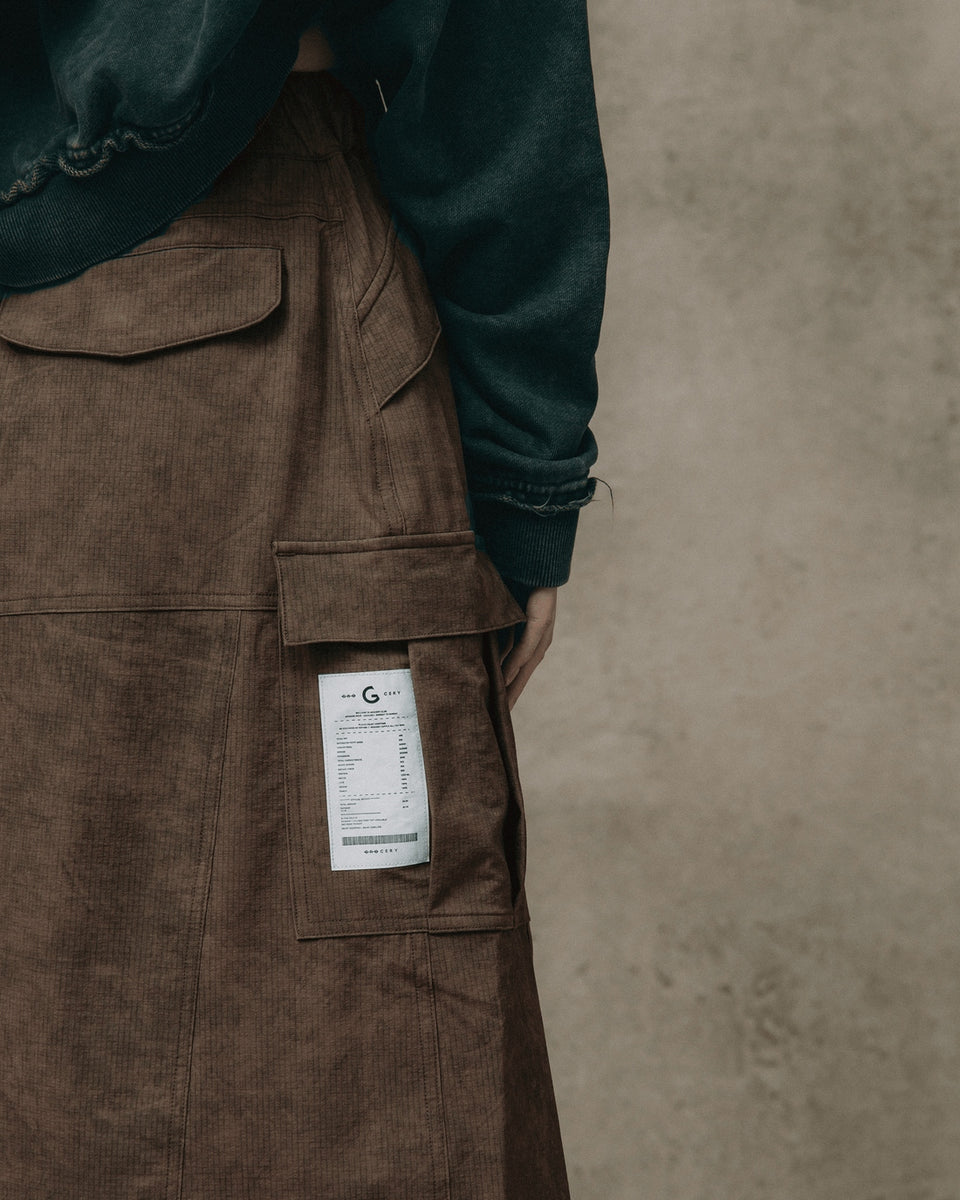 NYLON MULTI POCKET CARGO SKIRT/ BROWN