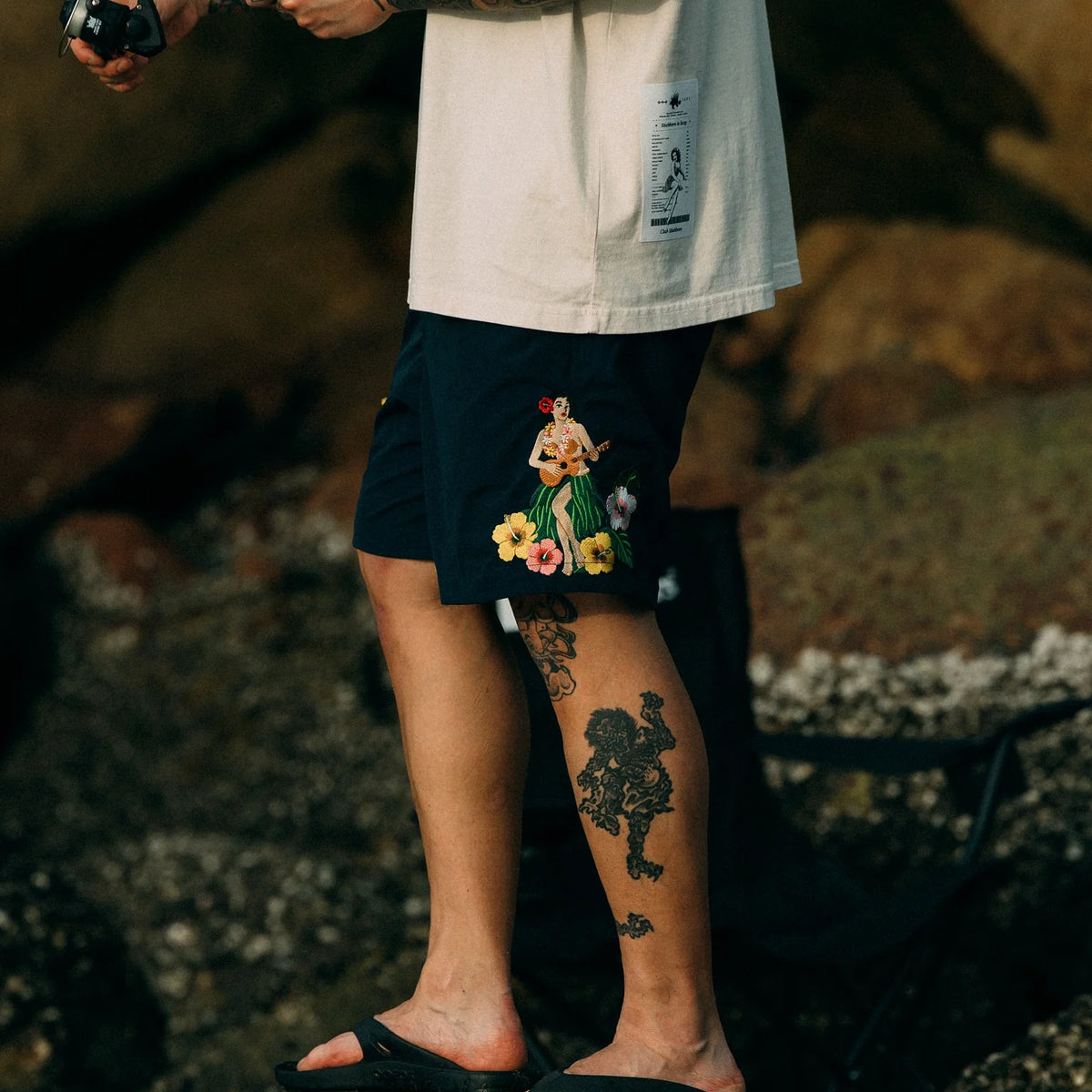 GROCERY x CLUB STUBBORN ULTRA SOUVENIR SHORTS - HAWAII NAVY